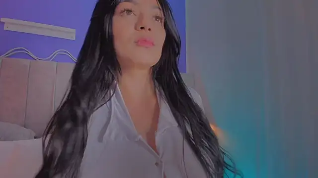 EvaaStevens online show from April 18, 8:09 pm