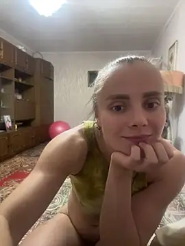 Snapshot of AlisaKissss chatting on June 19, 8:36 pm AlisaKissss online show from June 19, 8:36 pm