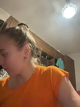 Snapshot of AlisaKissss chatting on June 7, 7:19 pm AlisaKissss online show from June 7, 7:19 pm