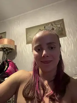 Snapshot of AlisaKissss chatting on August 6, 6:47 pm AlisaKissss online show from August 6, 6:47 pm
