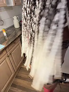 Shantel-Olivia online show from January 9, 8:21 am