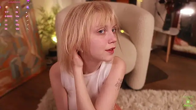 Snapshot of electric_babe chatting on February 8, 2:49 pm electric babe online show from February 8, 2:49 pm