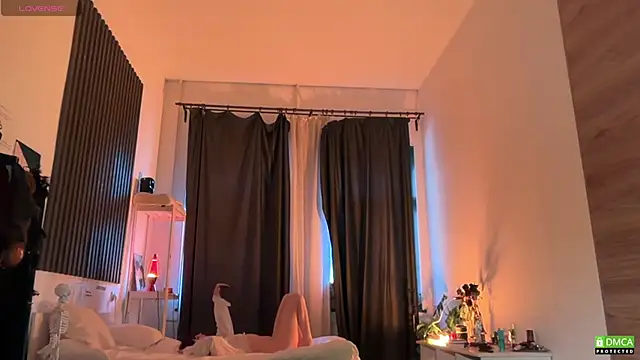 electric babe online show from March 18, 3:35 pm