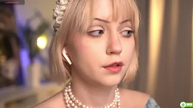 Snapshot of electric_babe chatting on March 14, 3:36 pm electric babe online show from March 14, 3:36 pm