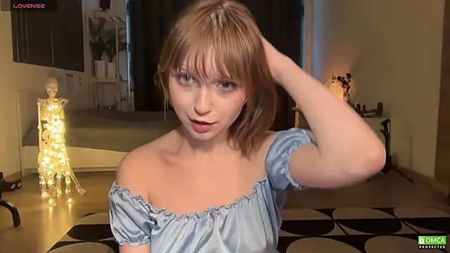 electric babe online show from December 18, 11:25 am