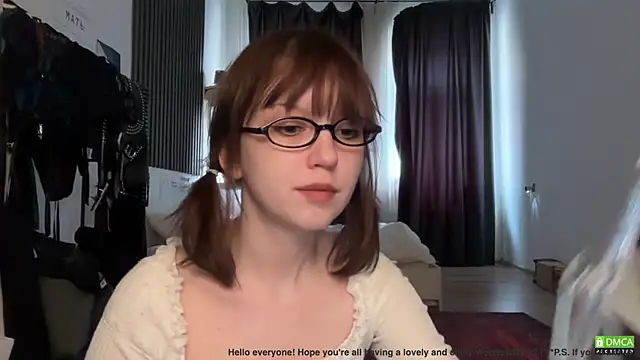 Snapshot of electric_babe chatting on June 24, 1:53 pm electric babe online show from June 24, 1:53 pm