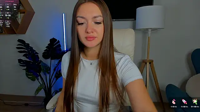 Micky  love online show from October 15, 6:38 pm