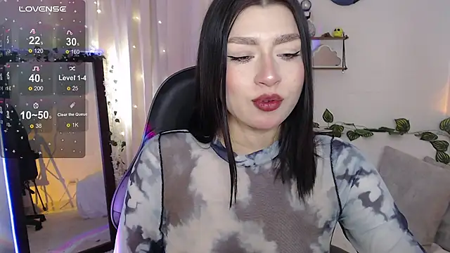 mily thomson b  online show from November 25, 2:28 pm