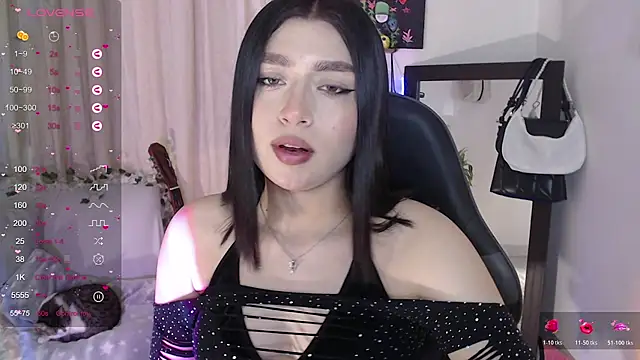 mily thomson b  online show from October 17, 8:32 pm