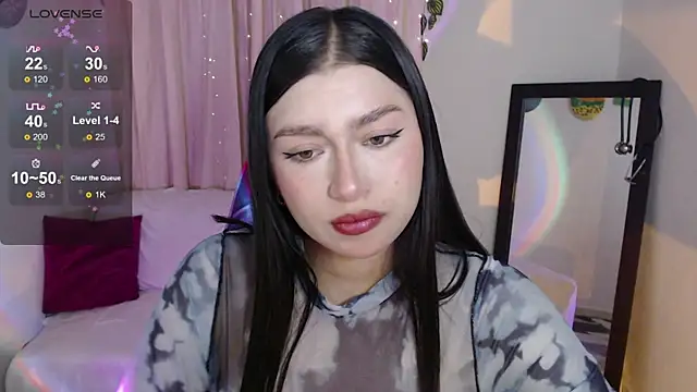Snapshot of mily_thomson_b_ chatting on June 12, 12:30 am mily thomson b online show from June 12, 12:30 am