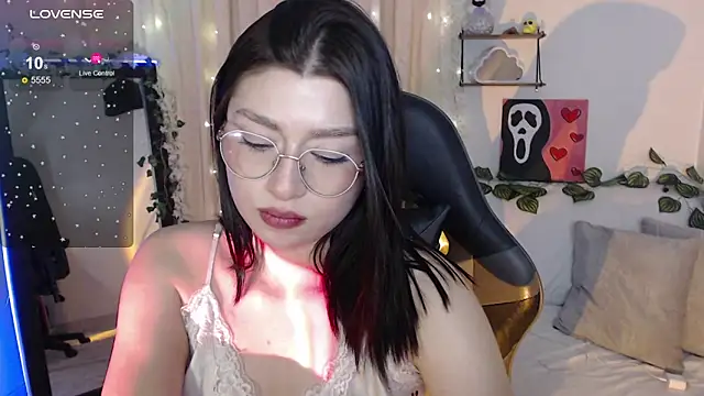 mily thomson b  online show from November 29, 5:29 am