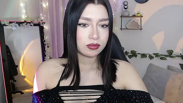 mily thomson b  online show from November 17, 10:58 pm