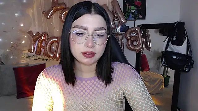 mily thomson b  online show from September 12, 8:30 pm