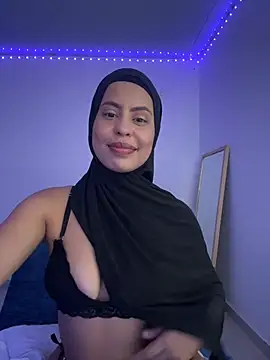 Snapshot of JannaNader12 chatting on February 18, 4:26 am JannaNader12 online show from February 18, 4:26 am