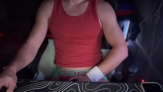 Snapshot of KinkyPlayerrr chatting on November 17, 8:46 pm KinkyPlayerrr online show from November 17, 8:46 pm