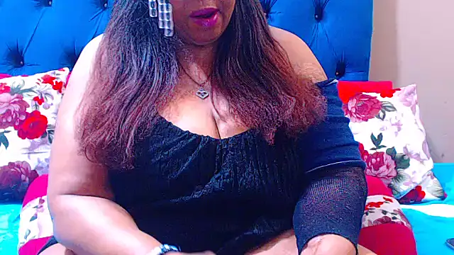 Snapshot of ebonycandy10 chatting on October 7, 4:24 am ebonycandy10 online show from October 7, 4:24 am