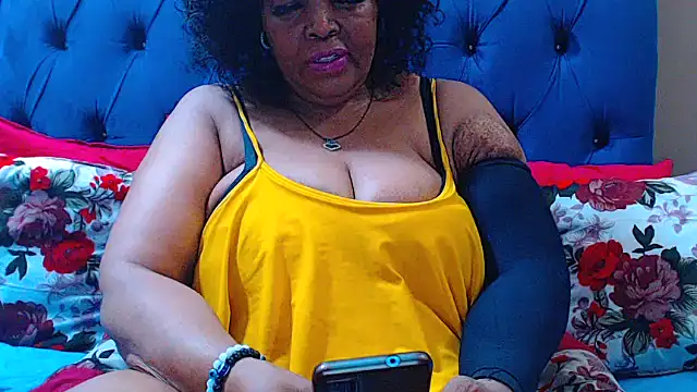 Snapshot of ebonycandy10 chatting on October 16, 6:38 pm ebonycandy10 online show from October 16, 6:38 pm