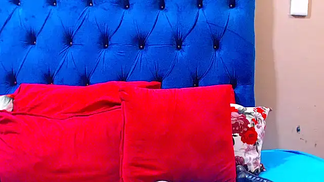 Snapshot of ebonycandy10 chatting on November 18, 4:38 am ebonycandy10 online show from November 18, 4:38 am