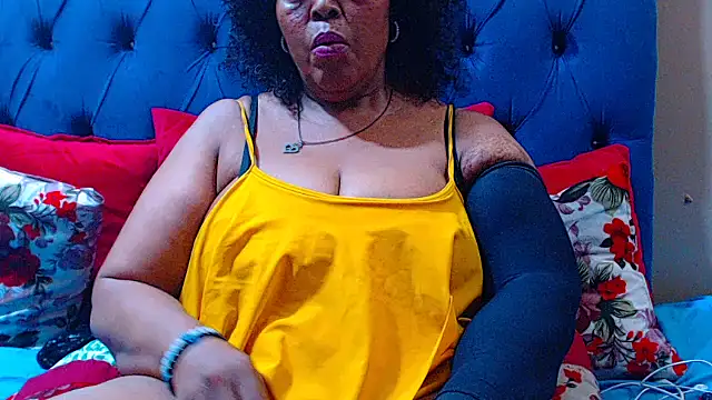 Snapshot of ebonycandy10 chatting on October 16, 6:21 am ebonycandy10 online show from October 16, 6:21 am
