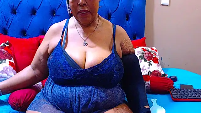 Snapshot of ebonycandy10 chatting on September 15, 5:52 am ebonycandy10 online show from September 15, 5:52 am