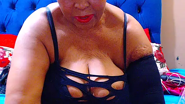 ebonycandy10 online show from December 5, 4:55 am