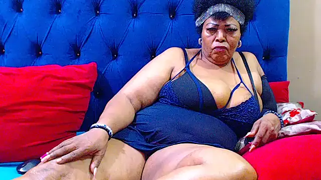 ebonycandy10 online show from April 10, 7:10 pm