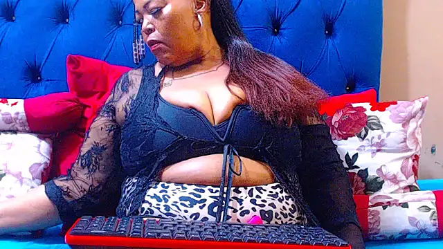 Snapshot of ebonycandy10 chatting on October 1, 6:18 am ebonycandy10 online show from October 1, 6:18 am