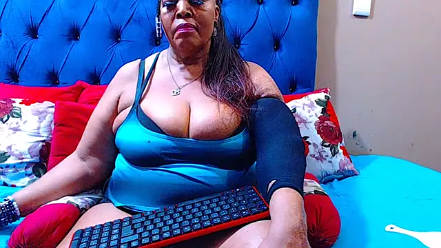 Snapshot of ebonycandy10 chatting on September 17, 7:27 pm ebonycandy10 online show from September 17, 7:27 pm