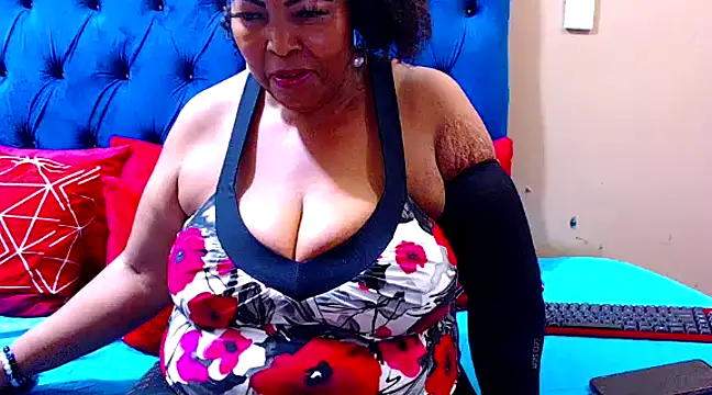 Snapshot of ebonycandy10 chatting on March 18, 7:01 am ebonycandy10 online show from March 18, 7:01 am