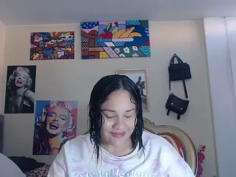 melissa4855 online show from November 17, 9:30 pm