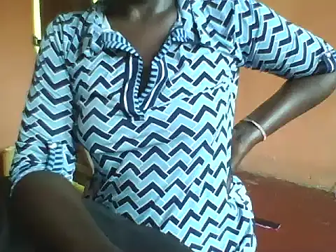 Naivegirrl online show from November 18, 2:20 pm