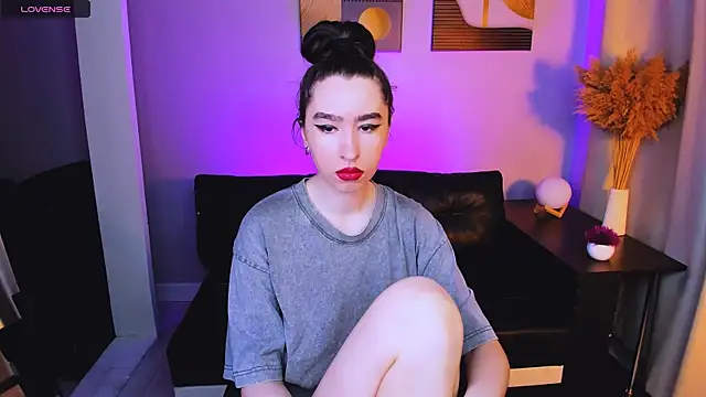 Lily xBabe online show from May 24, 9:31 am