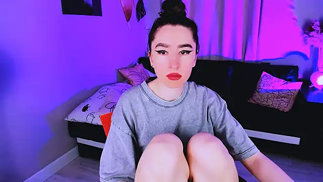 Snapshot of Lily_xBabe chatting on October 18, 9:00 am Lily xBabe online show from October 18, 9:00 am