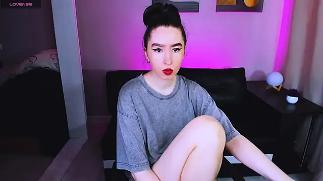 Snapshot of Lily_xBabe chatting on June 18, 1:49 pm Lily xBabe online show from June 18, 1:49 pm
