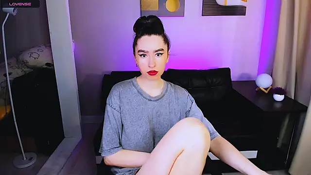 Snapshot of Lily_xBabe chatting on June 11, 3:31 pm Lily xBabe online show from June 11, 3:31 pm