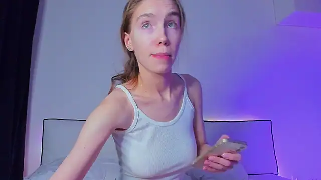 haileyishere online show from February 1, 11:37 pm