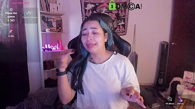 sweetcoralinee online show from November 4, 1:37 pm