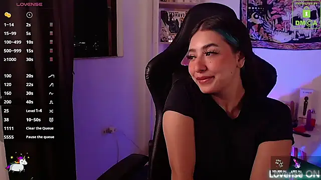 Snapshot of sweetcoralinee chatting on October 7, 2:34 am sweetcoralinee online show from October 7, 2:34 am