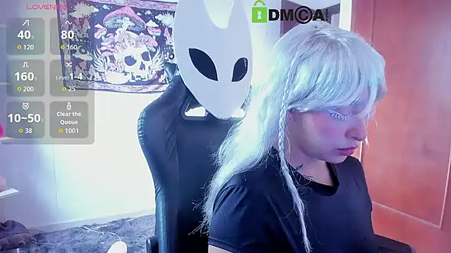 sweetcoralinee online show from October 31, 9:00 pm