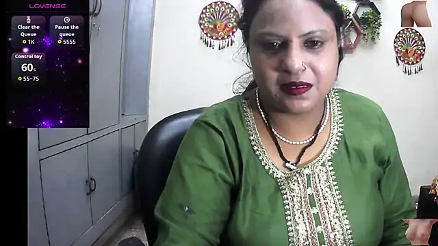 Snapshot of Sexy_komolika chatting on May 30, 3:39 pm Sexy komolika online show from May 30, 3:39 pm