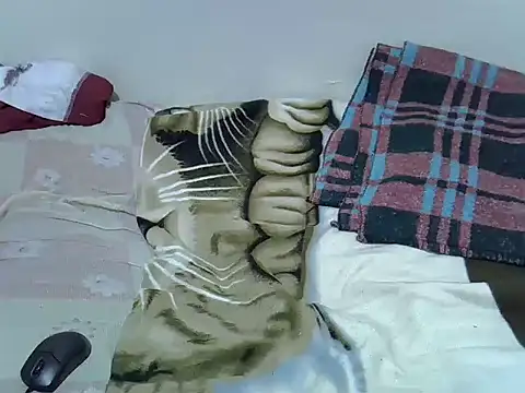 Snapshot of springly_love chatting on October 22, 11:20 am springly love online show from October 22, 11:20 am