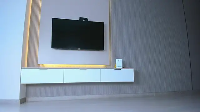 Cherrypie 001 online show from December 15, 7:47 am