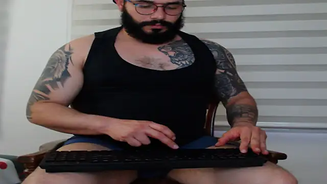 alexandergranda71 online show from March 6, 10:47 pm