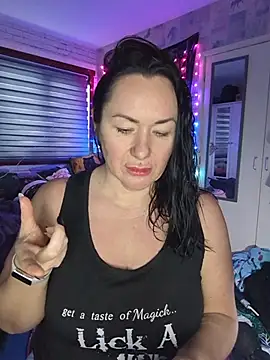 KinkyLittleWitch online show from February 6, 2:02 pm