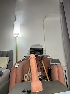 emiss  online show from April 5, 6:58 pm