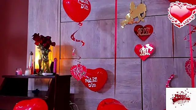 Snapshot of Lynn_Jones chatting on February 15, 8:22 am Lynn Jones online show from February 15, 8:22 am