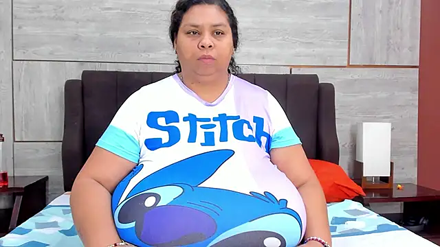 Snapshot of Lynn_Jones chatting on March 14, 5:05 am Lynn Jones online show from March 14, 5:05 am