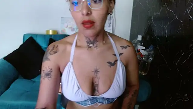 Snapshot of kronikafuckass chatting on October 16, 6:38 pm kronikafuckass online show from October 16, 6:38 pm
