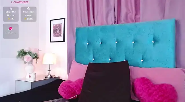 camila larzon online show from March 13, 3:28 pm