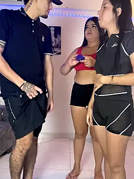 royalgirls x online show from November 27, 1:50 am